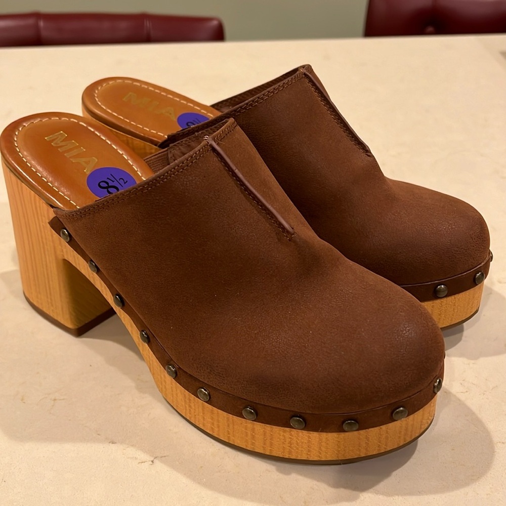 Brown MIA Clogs